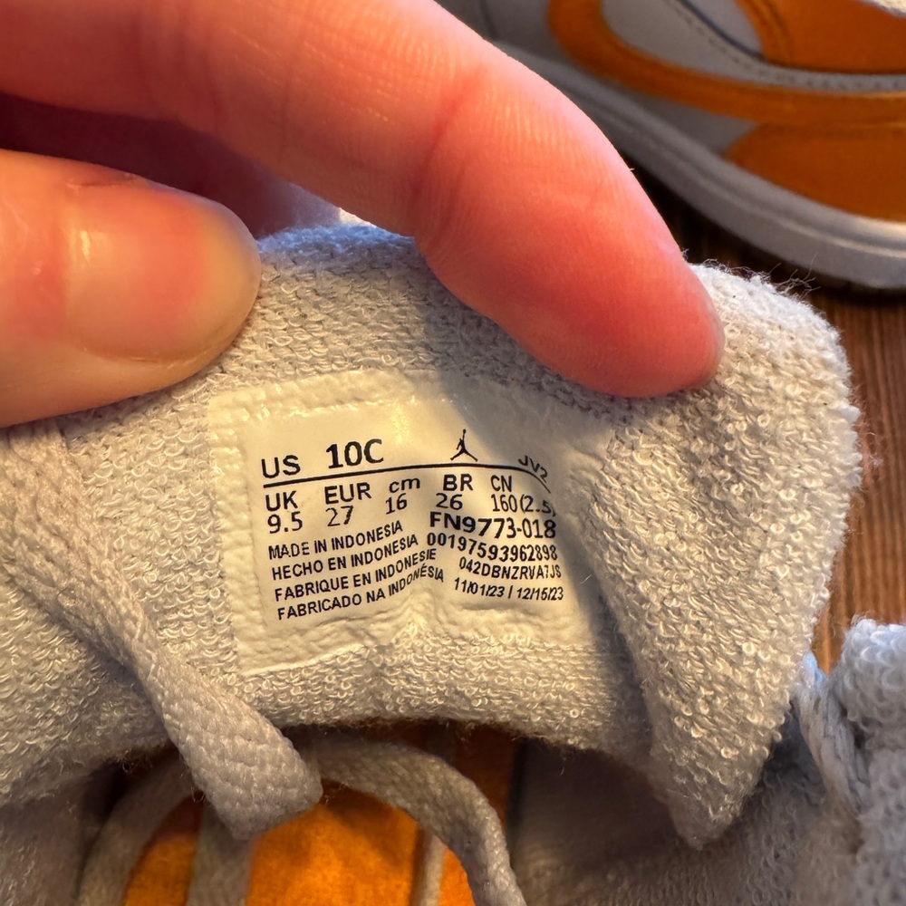 Jordan 1 Mid SE toddler - Picture 3 of 7